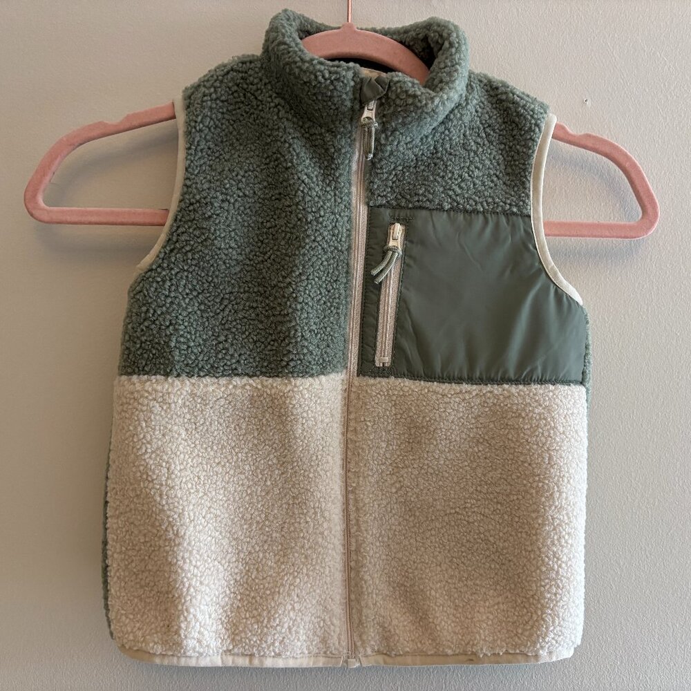 H&M Green and Cream Colorblock Fleece Vest, size 4T
